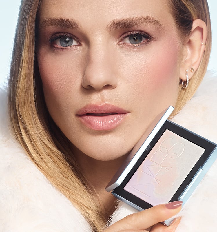 Online exclusive Snowy Glow